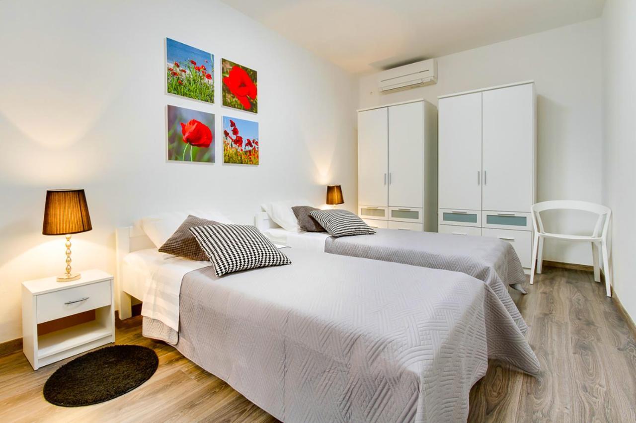 Divinity'S - Old Town Center Apartment Zadar Bagian luar foto